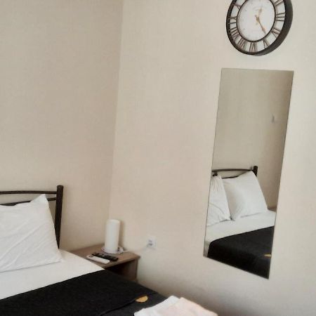 Livia'S Room To Ampelokipi Metro Airport Line Atina Dış mekan fotoğraf